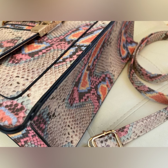 ALDO JERILINI Python Snakeskin multi convertible crossbody, gold hardware EUC - Picture 10 of 15